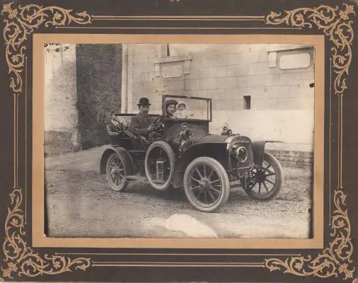 La fameuse De Dion Bouton en 1912 (de mon grand-père maternel médecin Charles Helbecque